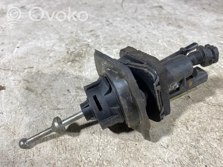 Volvo V50 Główny cylinder sprzęgła 014689922