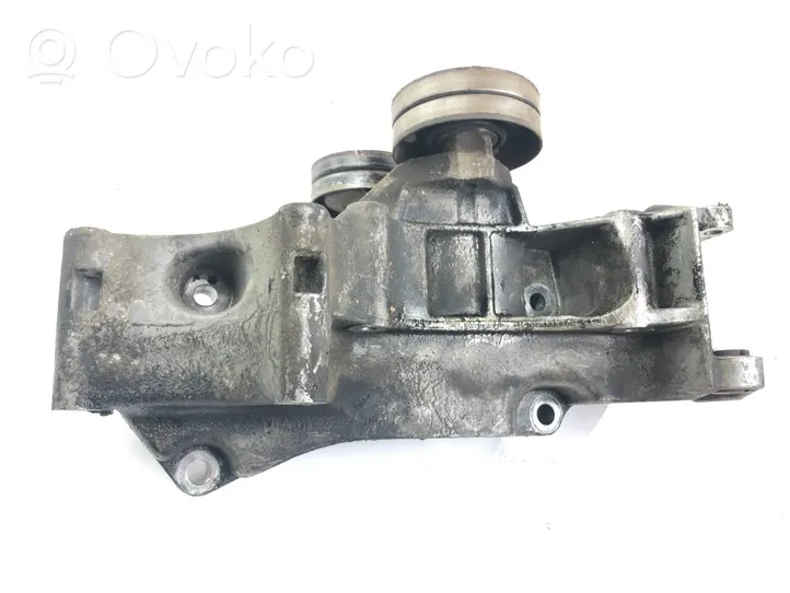 Volkswagen Bora Support de générateur / alternateur 032145169q