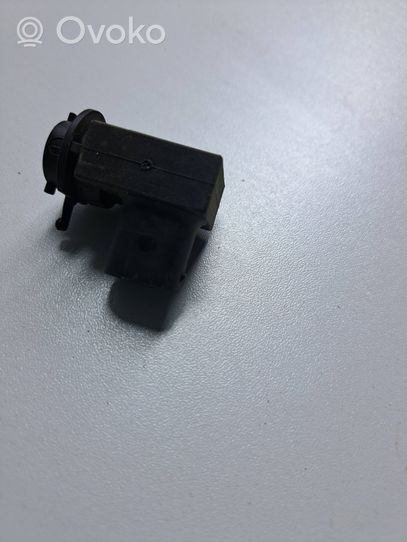 BMW 3 E90 E91 Air quality sensor 9136607