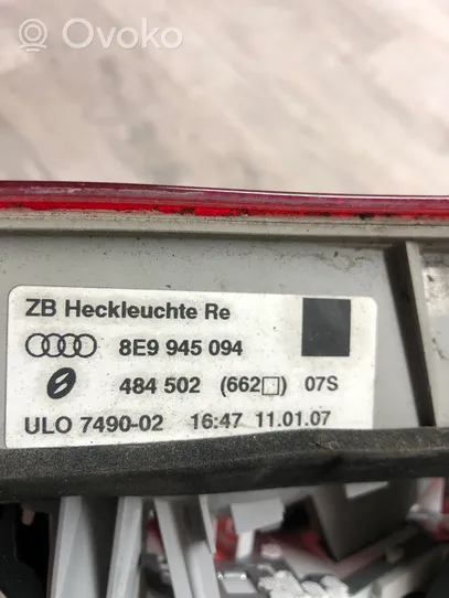 Audi A4 S4 B7 8E 8H Lampy tylnej klapy bagażnika 8E9945094