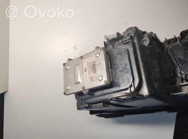 Audi A8 S8 D3 4E Lampa przednia 15815300