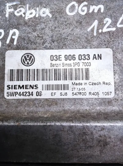 Skoda Fabia Mk1 (6Y) Calculateur moteur ECU 03E906033AN