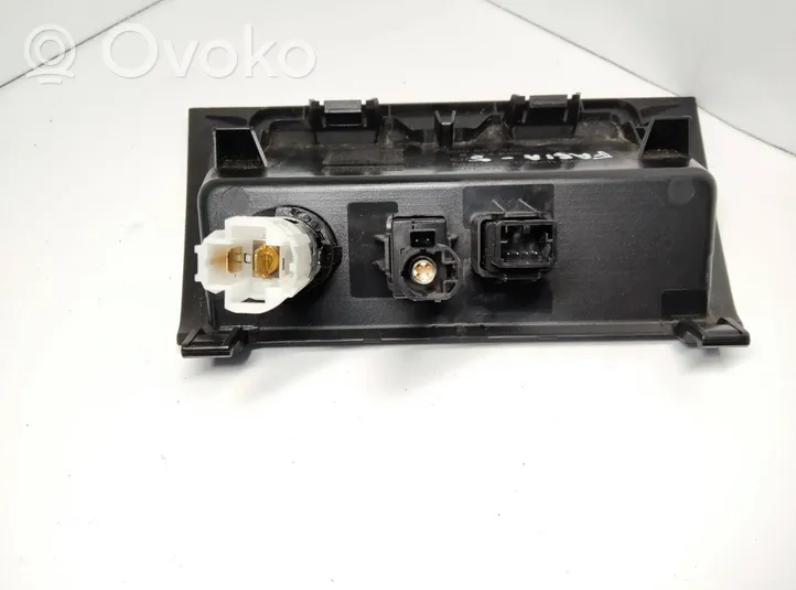 Skoda Fabia Mk3 (NJ) Connecteur/prise USB 6V0857367A