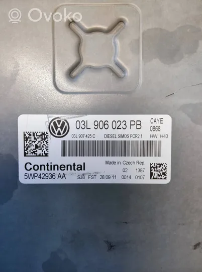 Volkswagen Caddy Calculateur moteur ECU 03L906023PB