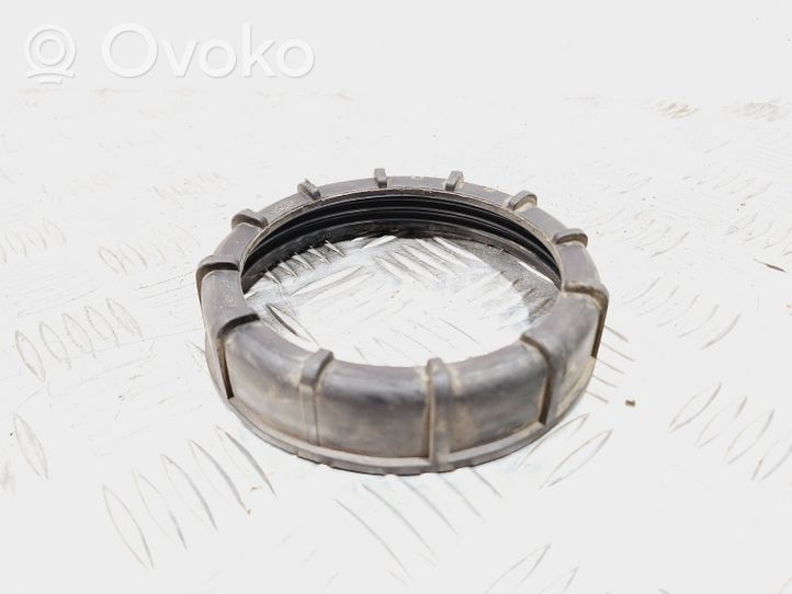 Mercedes-Benz C W203 Bague de verrouillage pour réservoir de carburant A0019908054