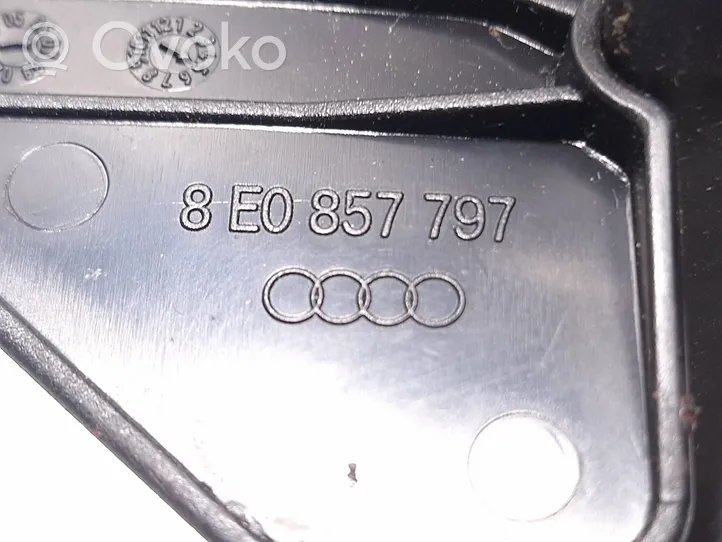 Audi A4 S4 B7 8E 8H Klamra środkowego pasa bezpieczeństwa fotela tylnego 8e085773901c