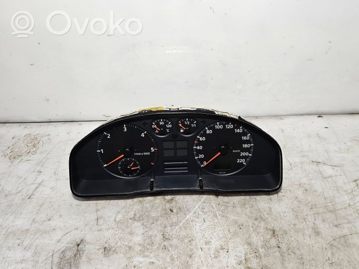 Audi A4 S4 B5 8D Compteur de vitesse tableau de bord 8D0919033A