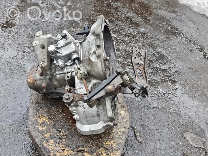 Opel Astra G Manual 5 speed gearbox 90400209