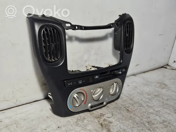 Toyota Yaris Verso Panel klimatyzacji 758277