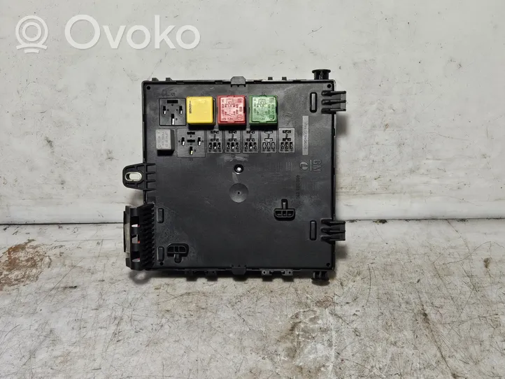 Opel Signum Module de fusibles 13112914