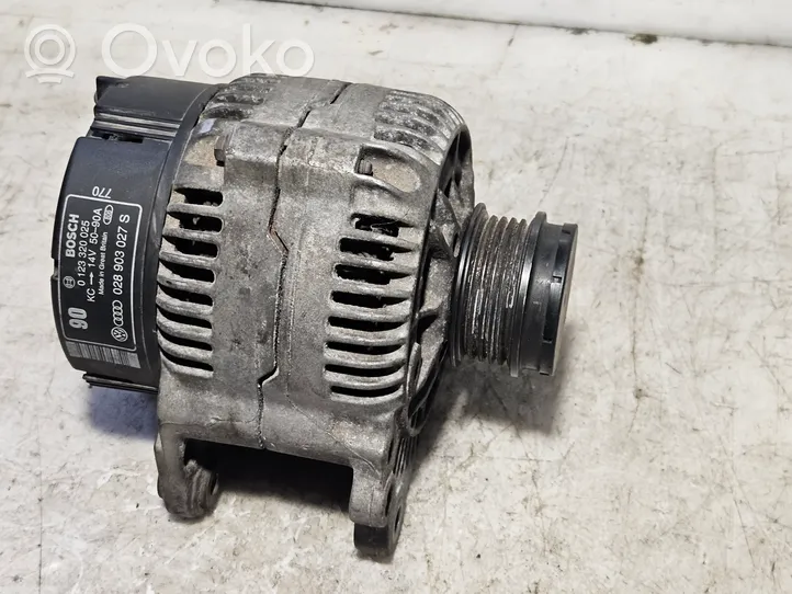 Volkswagen PASSAT B5 Generator/alternator 028903027S