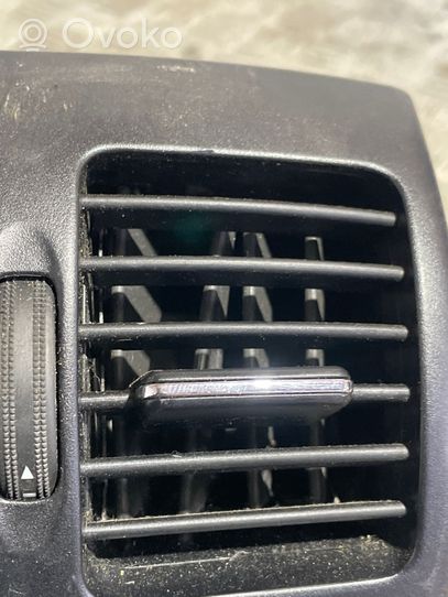 Mercedes-Benz C W204 Rear air vent grill A2048300954