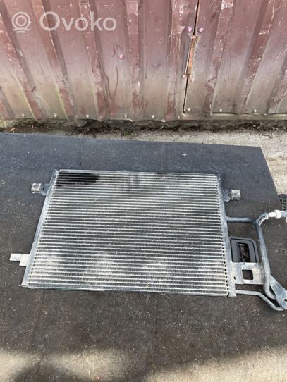 Volkswagen PASSAT B5 Gaisa kondicioniera dzeses radiators 8D0260401