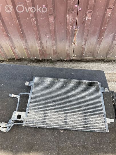 Volkswagen PASSAT B5 Gaisa kondicioniera dzeses radiators 8D0260401