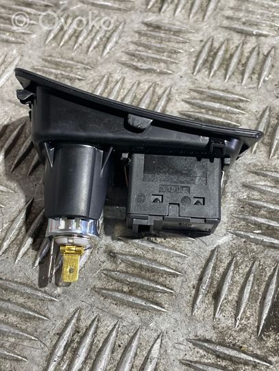 BMW 1 E81 E87 Connettore plug in AUX 6930561