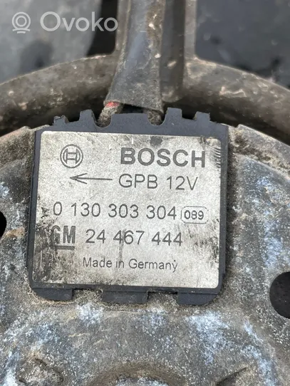 Opel Astra H Jäähdyttimen jäähdytinpuhallin 24467444