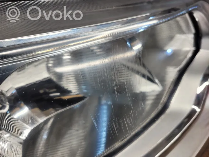 KIA Sorento Headlight/headlamp 