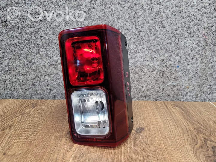 Renault Trafic III (X82) Rear/tail lights 7289426