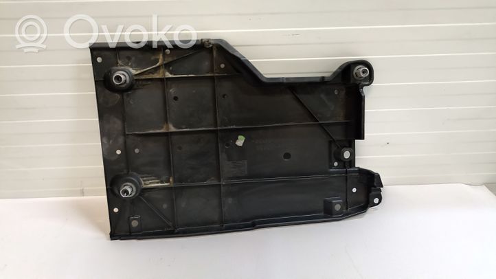 Toyota Auris E180 Doublure de caisse et protecteur de panneau arrière 5816602030