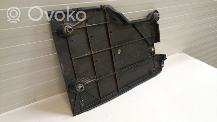 Toyota Auris E180 Doublure de caisse et protecteur de panneau arrière 5816602030