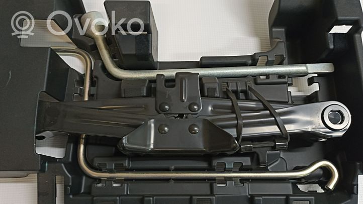 Toyota Prius (XW30) Kit d’outils 5876647020