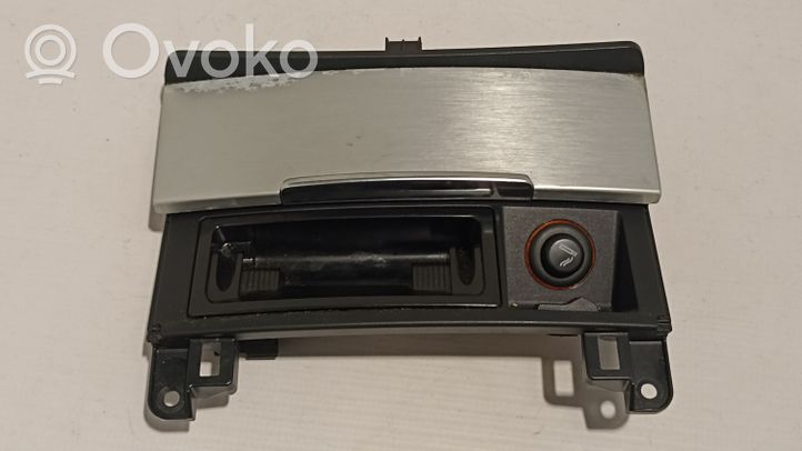 Audi Q7 4L Peleninė panelėje 4L0857951