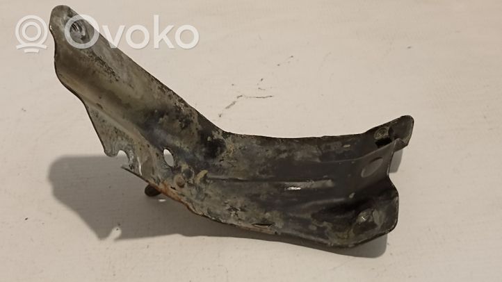 Volkswagen Golf VI Supporto di montaggio del parafango 5K6821136A