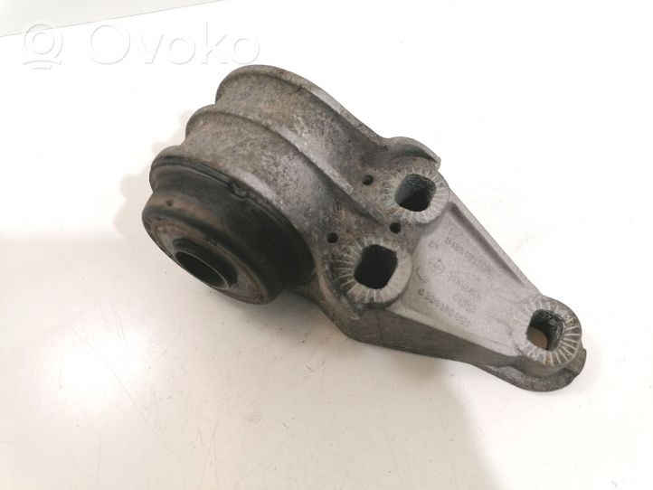 Volkswagen PASSAT B5 Supporto alloggiamento assale posteriore 8E0501522G