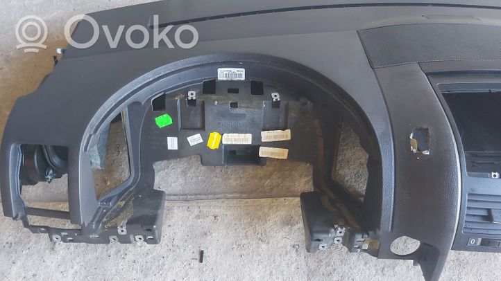 Volkswagen Touareg I Tableau de bord 7L6857946