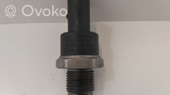 Volkswagen Touareg I Fuel pressure sensor 0281002691