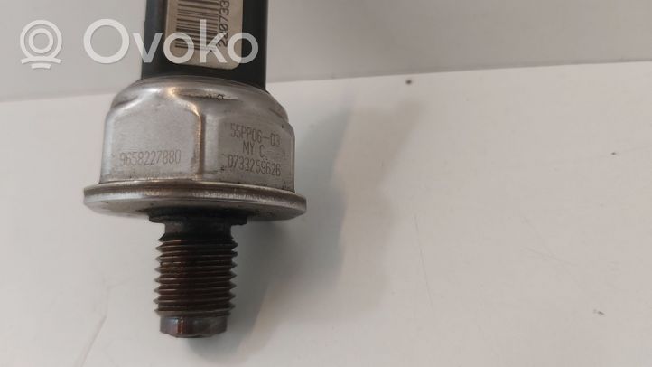 Volvo V50 Regolatore di pressione del carburante 9658227880