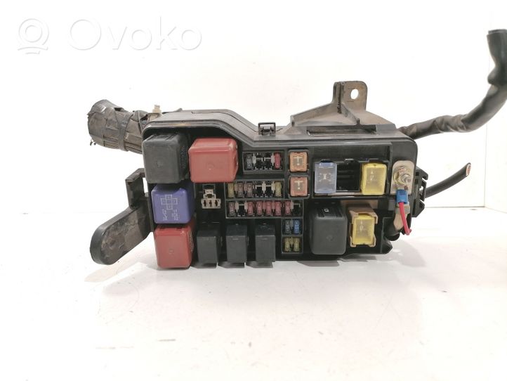 Toyota Land Cruiser (HDJ90) Sulakerasiasarja 8266160080