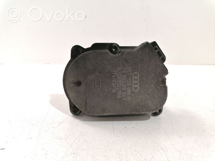 Audi A8 S8 D3 4E Attuatore/motore della valvola del collettore di aspirazione 057129086H