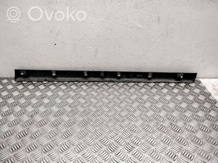 Volvo V70 Rivestimento della portiera anteriore (modanatura) 