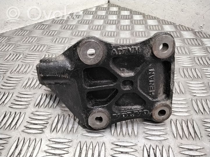 Volvo V70 Staffa del cuscinetto di supporto dell’albero di trasmissione 31401326