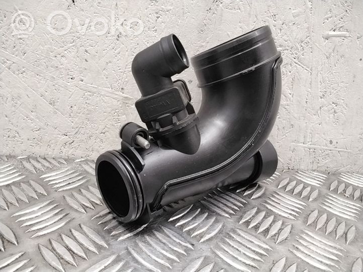 Audi Q5 SQ5 Turbo air intake inlet pipe/hose 05L129635A