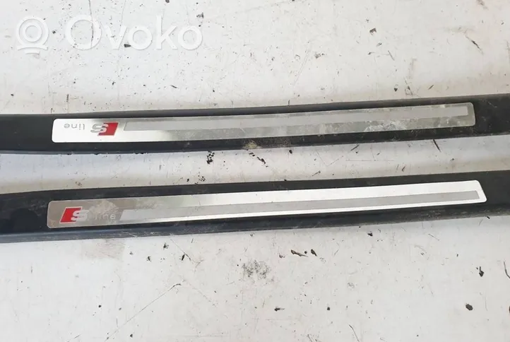 Audi A3 S3 8P Rivestimento vano piedi laterale 