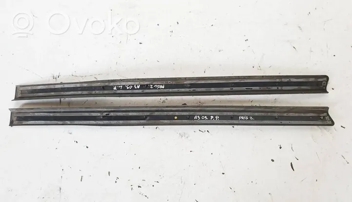 Audi A3 S3 8P Rivestimento vano piedi laterale 