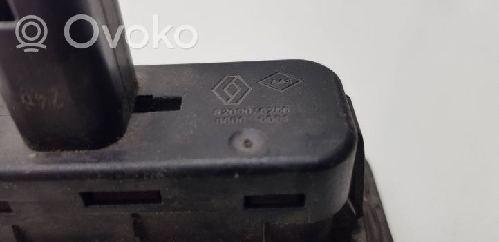 Renault Scenic II -  Grand scenic II Tailgate opening switch 8200076256