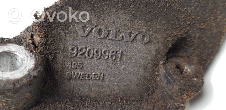 Volvo V70 Variklio tvirtinimo kronšteinas 9209961