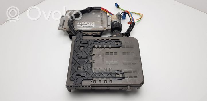 Citroen C5 Komputer / Sterownik ECU i komplet kluczy 9637137380