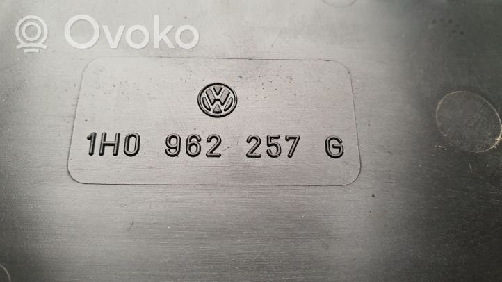 Volkswagen PASSAT B4 Pompe à vide verrouillage central 1H0962257G