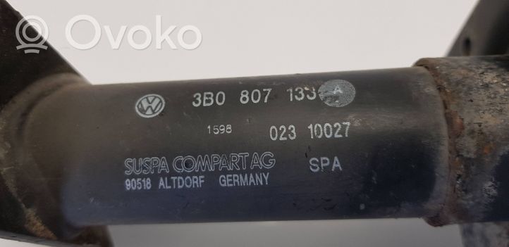 Volkswagen PASSAT B5 Absorbeur de pare-chocs avant 3B0807133A