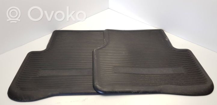 Volkswagen PASSAT B6 Takaistuintilan matto 3C0061511