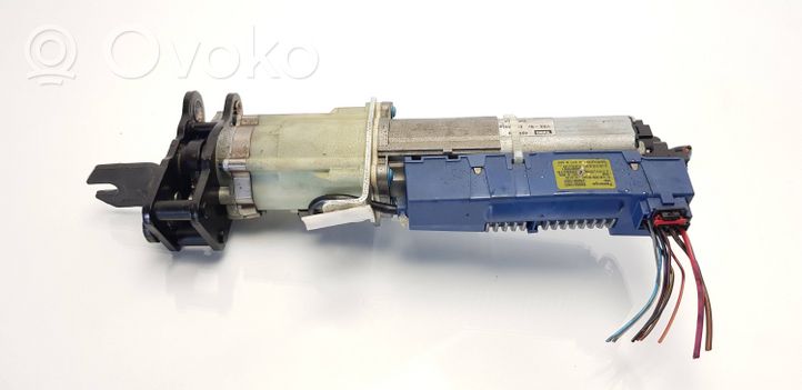 Volkswagen PASSAT B6 Tavaratilan luukun hydraulinen avausjärjestelmä pumpulla 3C9827384C