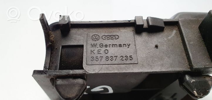 Volkswagen PASSAT B3 Poignée intérieure de porte arrière 357837235