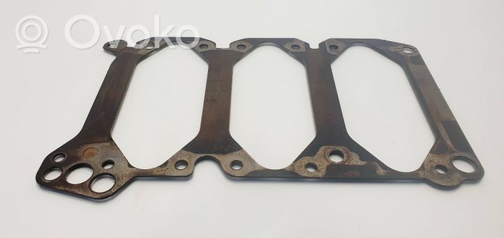 Audi A4 S4 B7 8E 8H Kita variklio skyriaus detalė 06B103307C