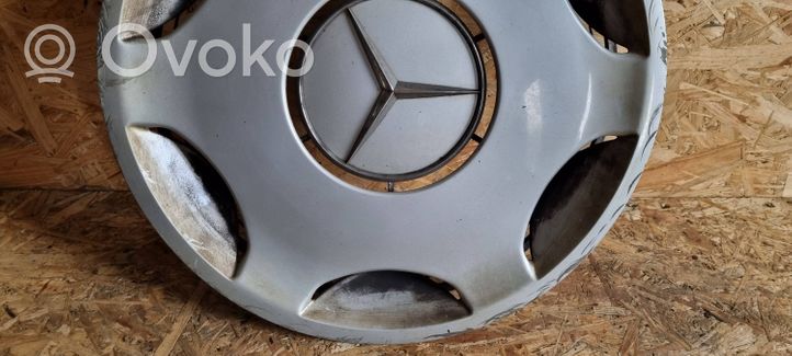 Mercedes-Benz C W202 Mozzo/copricerchi/borchia della ruota R15 2024010024