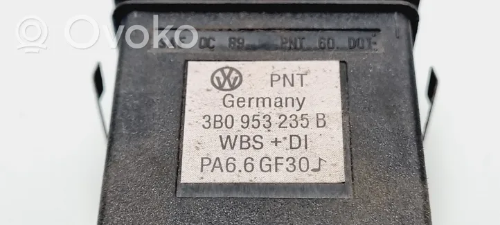 Volkswagen PASSAT B5 Hätävilkkujen kytkin 3B0953235B