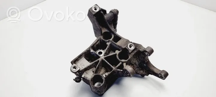 Audi A6 S6 C6 4F Supporto di montaggio della pompa del servosterzo 059145169AD